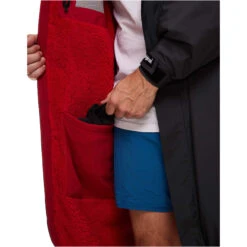 Red Paddle Co. Pro Evo Long Sleeve Changing Robe 15 Red Paddle Co. Pro Evo Long Sleeve Changing Robe -Diving Equipment Store 202220Red20Paddle20Co20Pro202.020Long20Sleeve20Change20Robe20002009006012020 20Grey20inside20bottom20pocket.2000x2000
