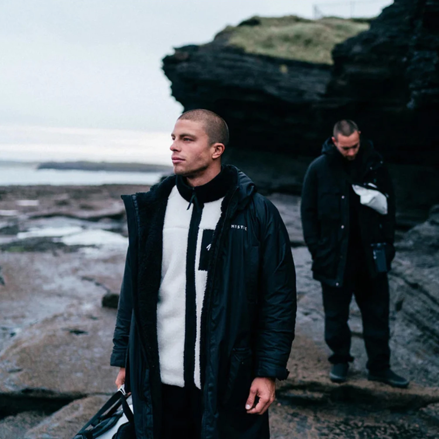 Mystic Dark Tech Series Explore 2.0 Poncho 9 Mystic Dark Tech Series Explore 2.0 Poncho - Image 9