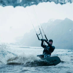 Mystic Roam 3mm Precurved Gloves 15 Mystic Roam 3mm Precurved Gloves -Diving Equipment Store 42051 202320Mystic20Roam203mm20Precurved20Gloves2035015.23002720 20Black20Lifestyle201.2000x2000