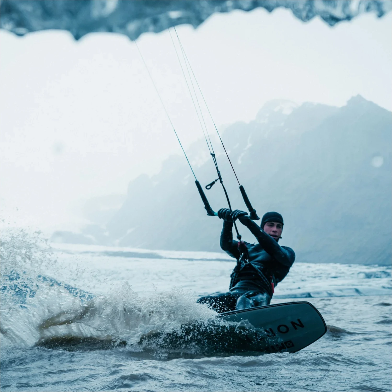 Mystic Roam 3mm Precurved Gloves 8 Mystic Roam 3mm Precurved Gloves - Image 8