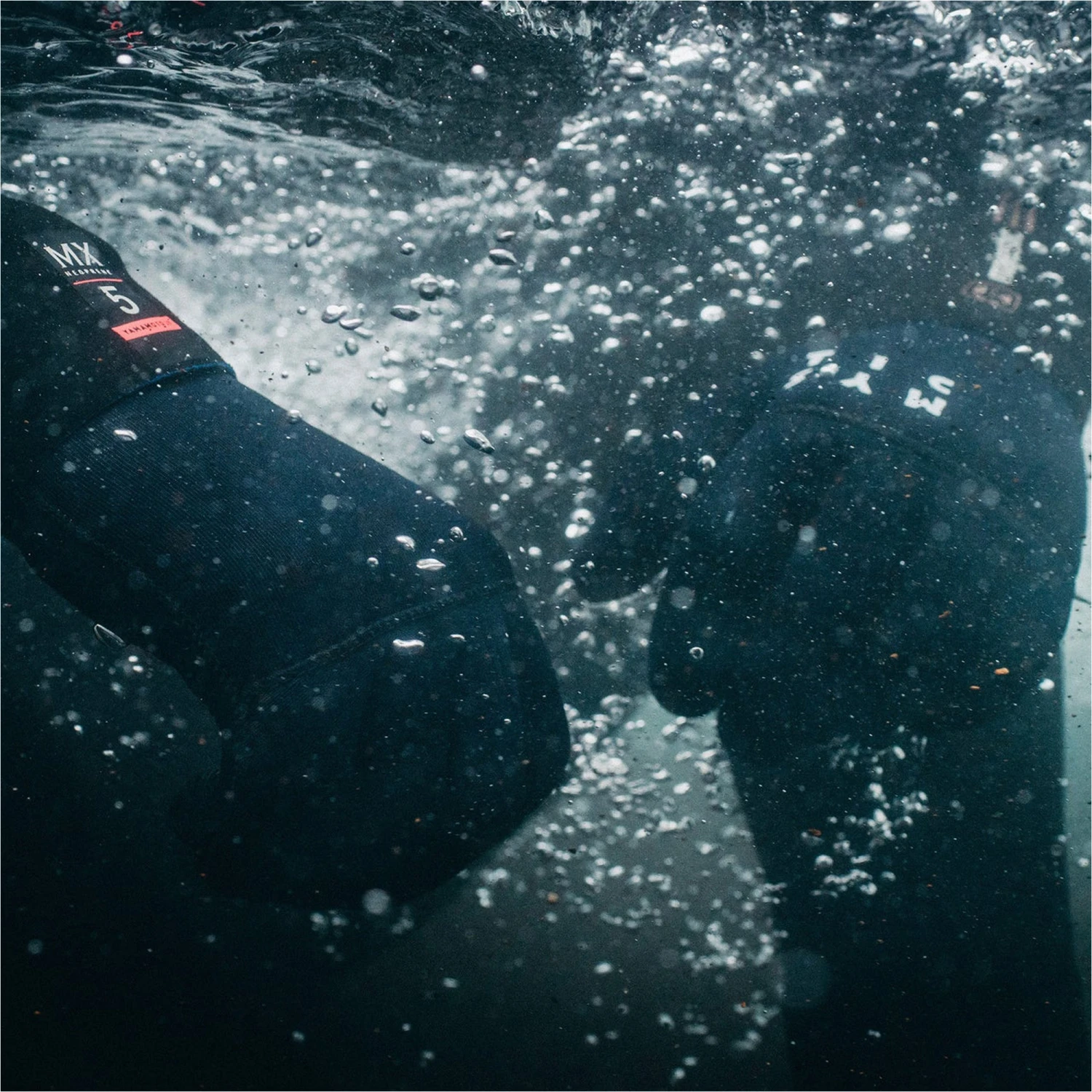 Mystic Roam 3mm Precurved Gloves 6 Mystic Roam 3mm Precurved Gloves - Image 6