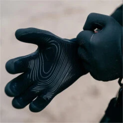 Mystic Supreme 4mm Precurved Gloves -Diving Equipment Store 42053 202220Mystic20Supreme204mm20Precurved20Gloves2035015.23002620 20Black20Lifestyle202.2000x2000