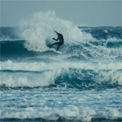 Mystic Supreme 4mm Precurved Gloves -Diving Equipment Store 42053 202220Mystic20Supreme204mm20Precurved20Gloves2035015.23002620 20Black20Lifestyle203.2000x2000