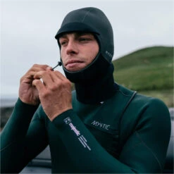 Mystic Roam 3mm Long Wetsuit Hood -Diving Equipment Store 42085 202320Mystic20Roam203mm20Long20Wetsuit20Hood2035016.23001820 20Black20Lifestyle201.2000x2000