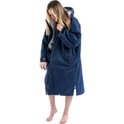 Advance Long Sleeve Change Robe V3 15 Advance Long Sleeve Change Robe V3 -Diving Equipment Store 44394 202320Dryrobe20Advance20Long20Sleeve20Changing20Robe20Poncho20DALSV320 20Navy20Blue2020Grey20front.2000x2000