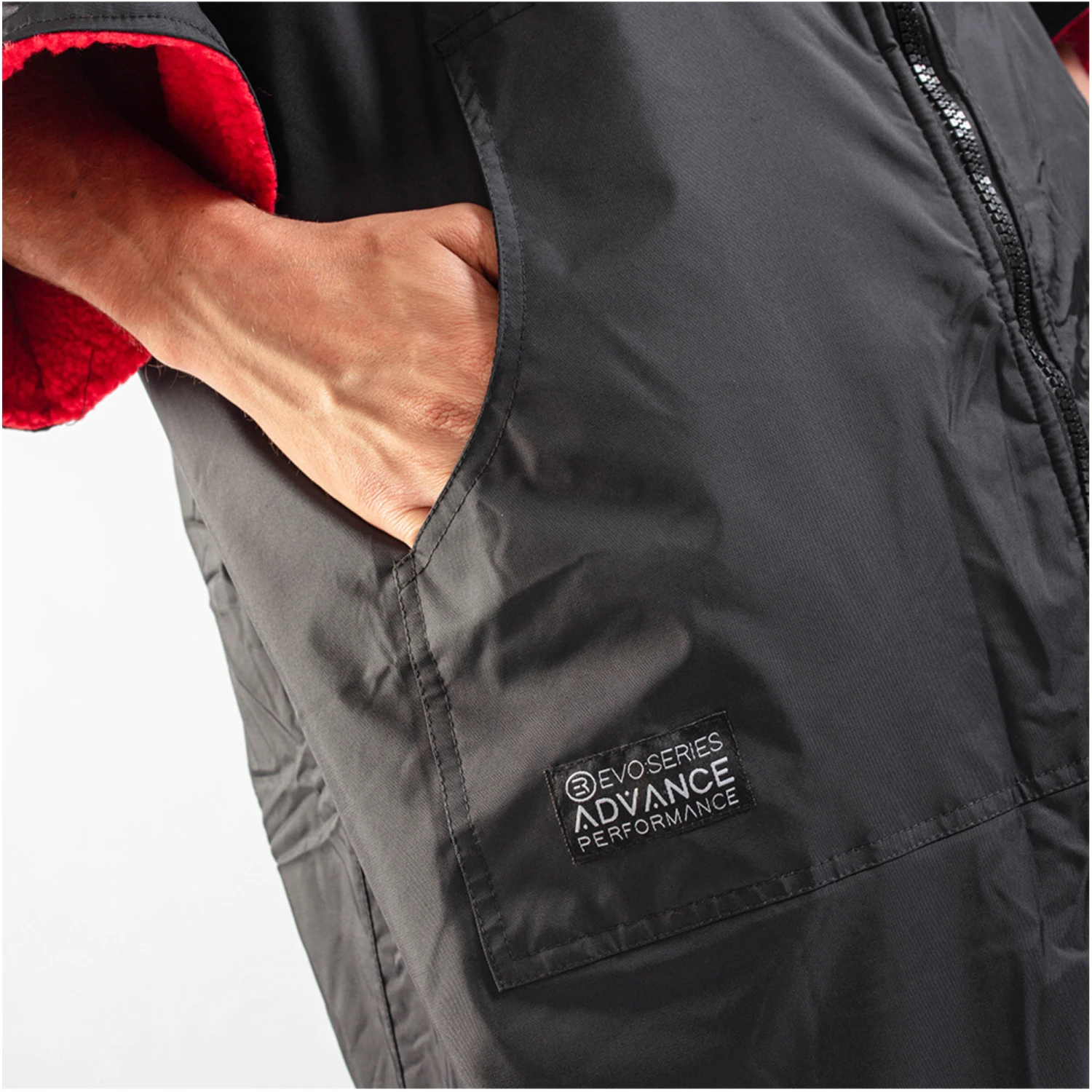 Gul Evorobe Hooded Changing Robe & Nava Performance 30L Duffel Bag Bundle 9 Gul Evorobe Hooded Changing Robe & Nava Performance 30L Duffel Bag Bundle - Image 9