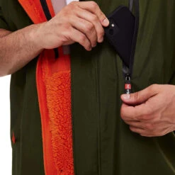 Red Paddle Co. Red Paddle Pro Change 2.0 Short Sleeve Change Robe 13 Red Paddle Co. Red Paddle Pro Change 2.0 Short Sleeve Change Robe -Diving Equipment Store 45262 202320Red20Paddle20Pro20Change202020Short20Sleeve20Change20Robe20002009006012220 20Parker20Green2020Close20Up202.2000x2000