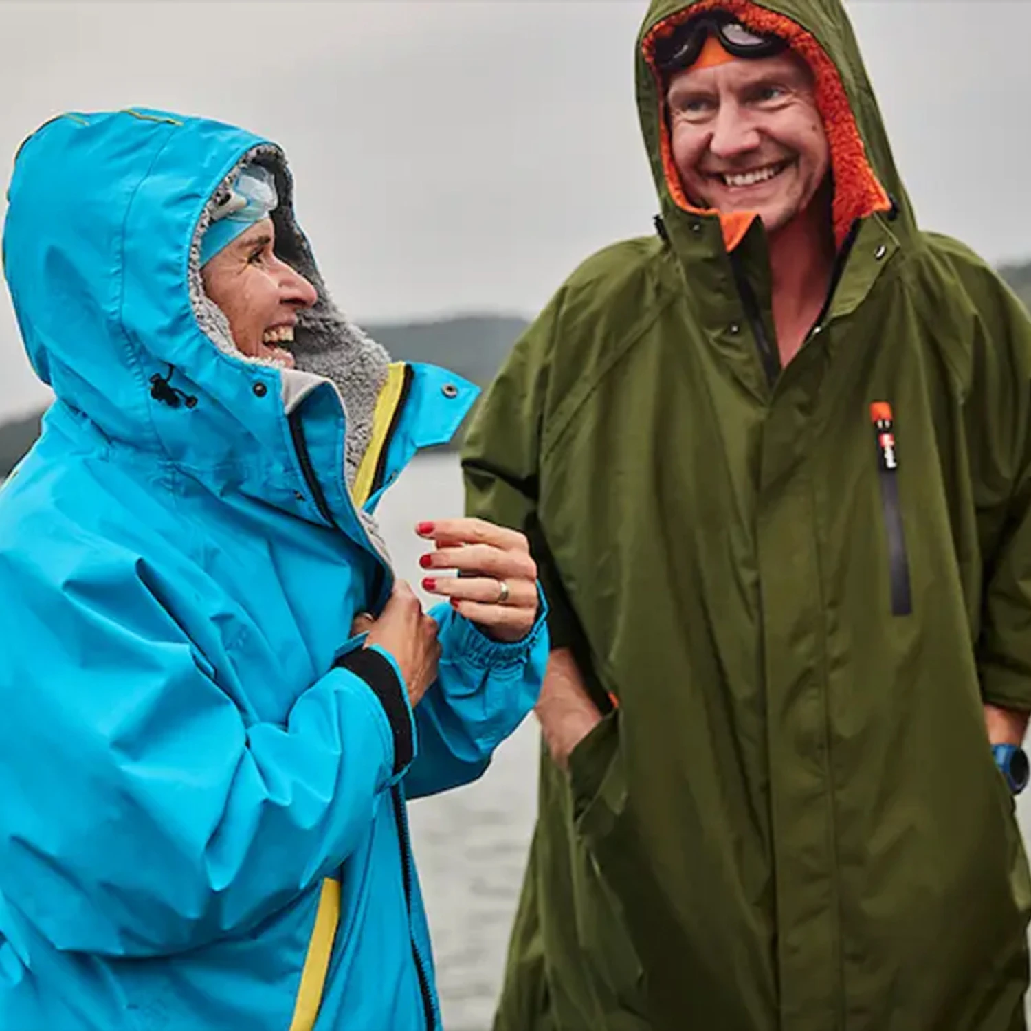 Red Paddle Co. Red Paddle Pro Change 2.0 Short Sleeve Change Robe 7 Red Paddle Co. Red Paddle Pro Change 2.0 Short Sleeve Change Robe - Image 7