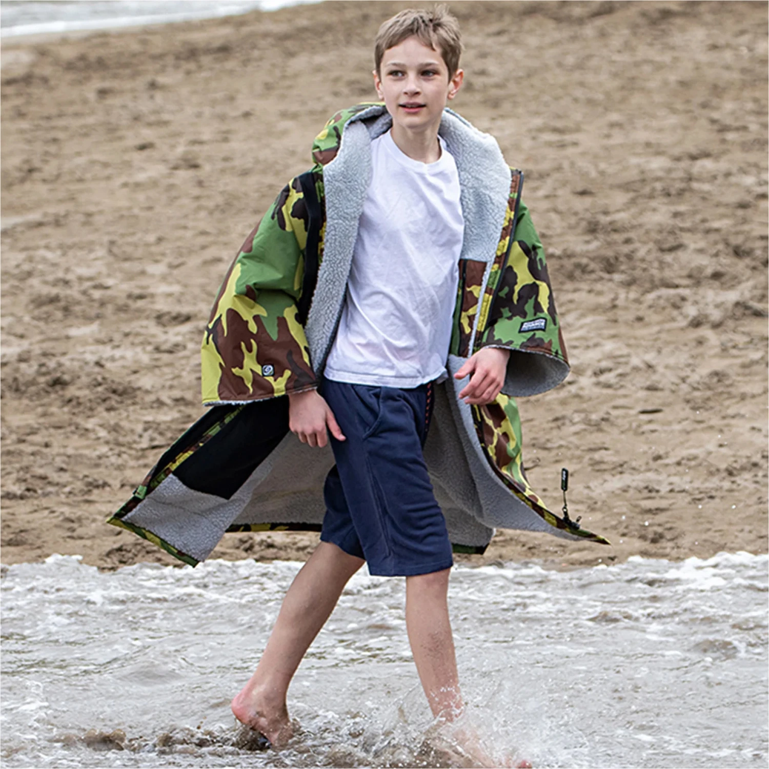 Junior Advance Short Sleeve Change Robe V3 3 Junior Advance Short Sleeve Change Robe V3 - Image 3