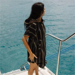 Slowtide Baja Stripe Hooded Towel Change Robe / Poncho 13 Slowtide Baja Stripe Hooded Towel Change Robe / Poncho -Diving Equipment Store 45967 202320Slowtide20Baja20Stripe20Hooded20Towel20Change20Robe2020Poncho20ST11520 20Black20Lifestyle205.2000x2000