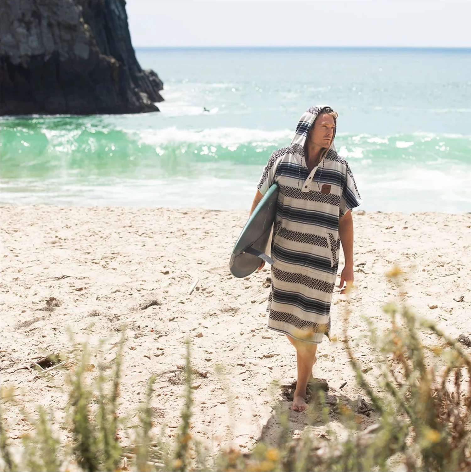 Slowtide Oso Hooded Towel Change Robe / Poncho 5 Slowtide Oso Hooded Towel Change Robe / Poncho - Image 5