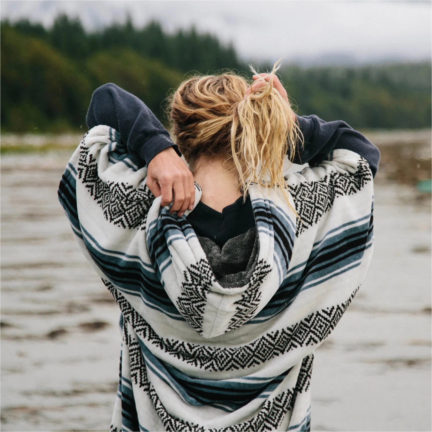 Slowtide Oso Hooded Towel Change Robe / Poncho 6 Slowtide Oso Hooded Towel Change Robe / Poncho - Image 6