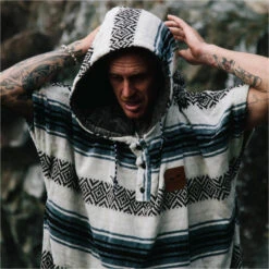 Slowtide Oso Hooded Towel Change Robe / Poncho 14 Slowtide Oso Hooded Towel Change Robe / Poncho -Diving Equipment Store 45971 202320Slowtide20Oso20Hooded20Towel20Change20Robe20Poncho20ST3220 20White208.2000x2000