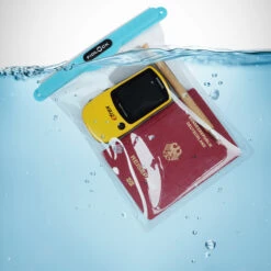 Fidlock Magnetic Maxi Dry Bag -Diving Equipment Store Dry20Bag20Maxi20M sized20magnetic20self sealing20bag20front.2000x2000